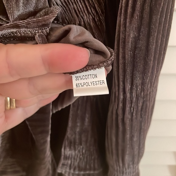 Velveteen Button Down Textured Mocha Elastic Gathered Sleeve Top - Picture 6 of 7